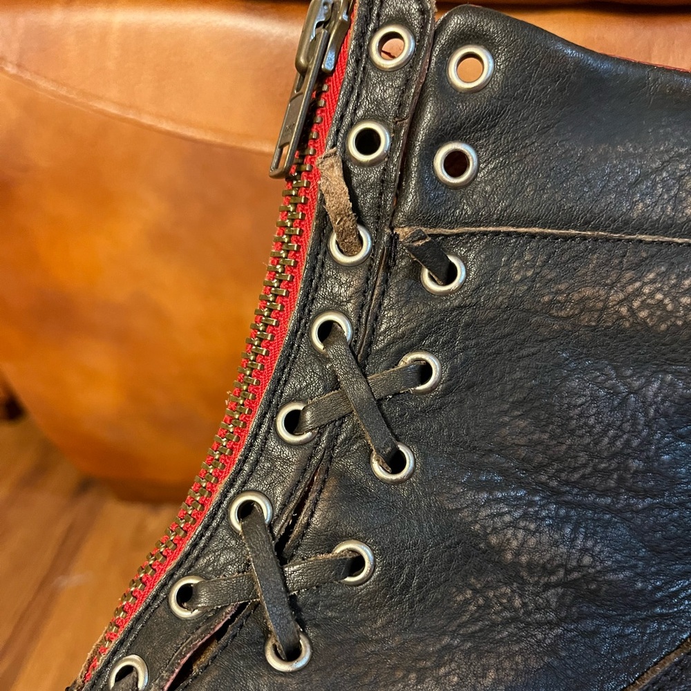 Freebird Liverpool boots~Size 10! Black with Red Zippers - Picture 6 of 6